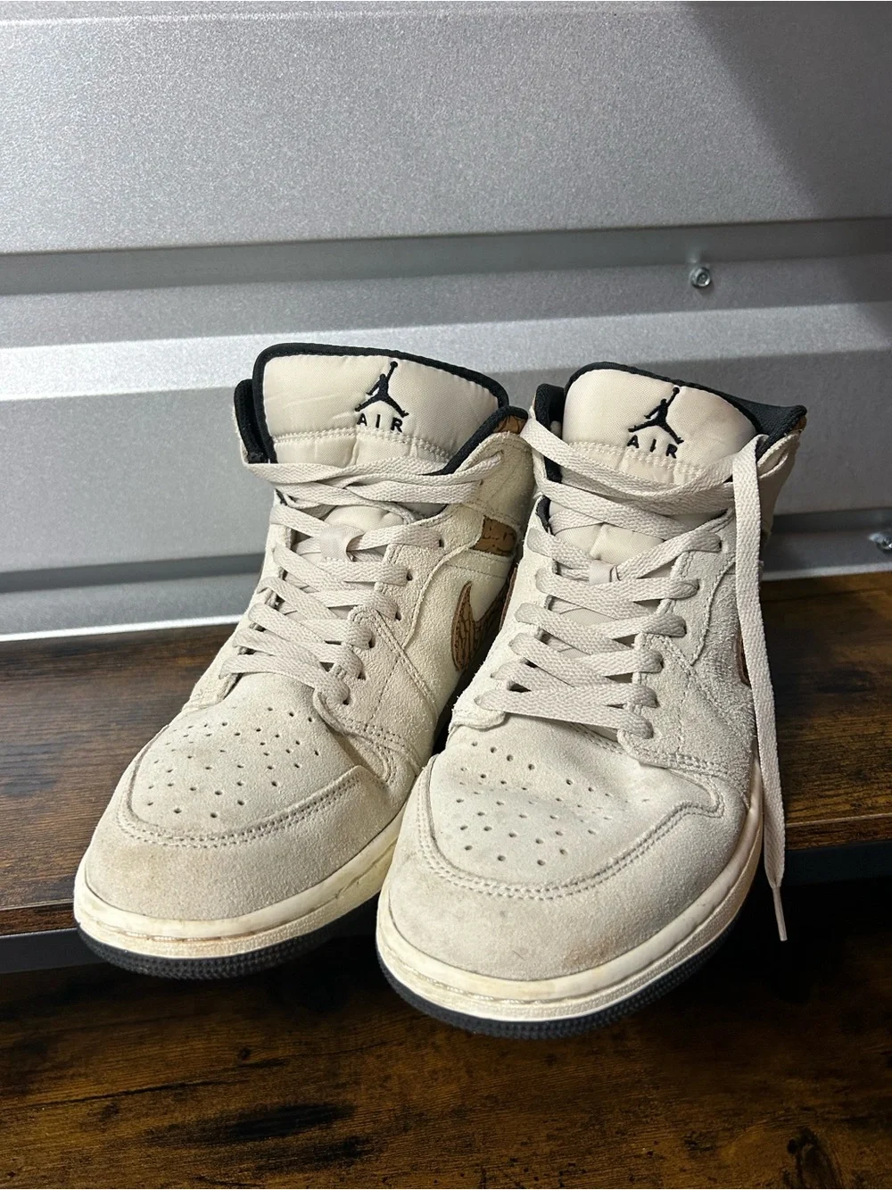 Jordan Air Jordan 1 Mid SE Brown Elephant Light Orewood Brown DZ4129-102